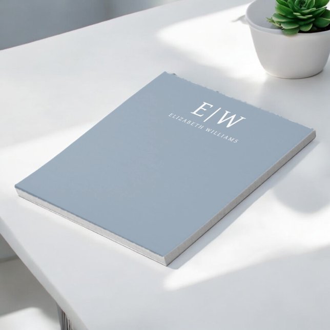Dusty Blue Minimalistisch Modern Monogram Elegant Notizblock (Von Creator hochgeladen)