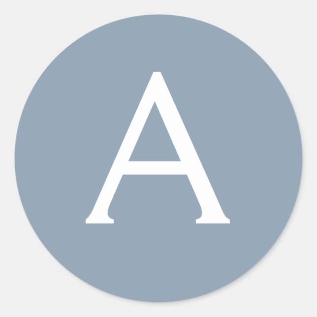 Dusty Blue Minimalistisch Modern Monogram Elegant Runder Aufkleber (Vorderseite)