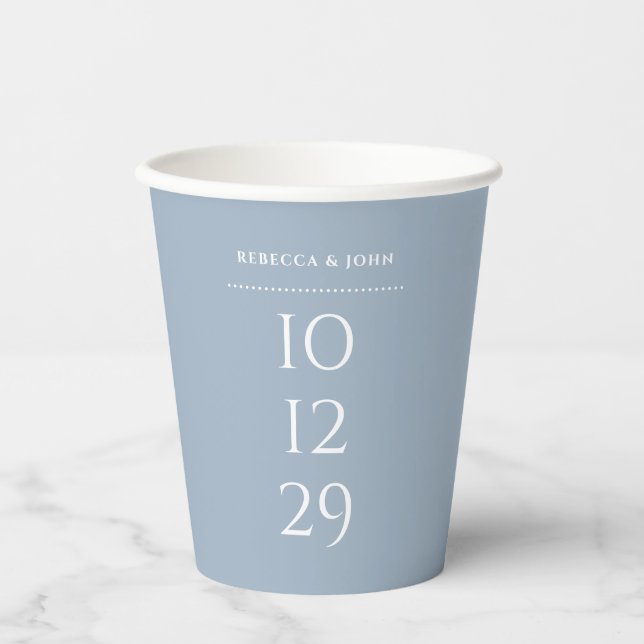 Dusty Blue Minimalistisch Special Date Wedding Pappbecher (Vorderseite)