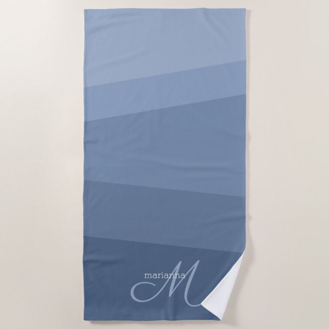 Dusty Blue Mit Monogramm Geometric Strandtuch (Vorderseite)
