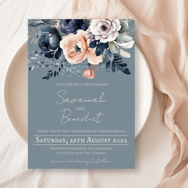 Dusty Blue mit Peach und Navy Wasserfarbe Floral Einladung (Von Creator hochgeladen)