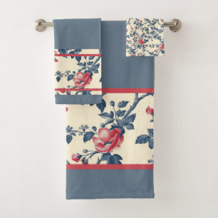 Dusty Blue mit Rot und Blau Toile de Jouy Trim Badhandtuch Set