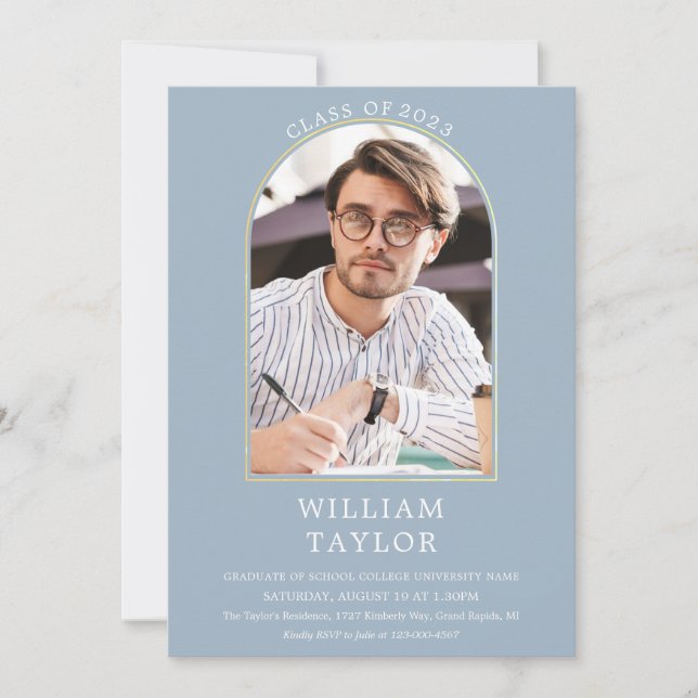Dusty Blue Modern Gold Arch Foto Graduation Party Einladung (Vorderseite)