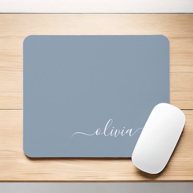 Dusty Blue Modern Script Elegante Monogram Name Mousepad (Von Creator hochgeladen)