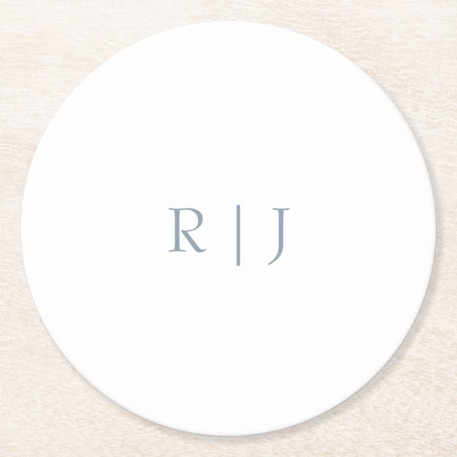 Dusty Blue Monogram Initials Minimale Hochzeit Runder Pappuntersetzer (Vorderseite)