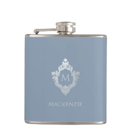 Dusty Blue Monogram Name Elegantes Vintages Wappen Flachmann