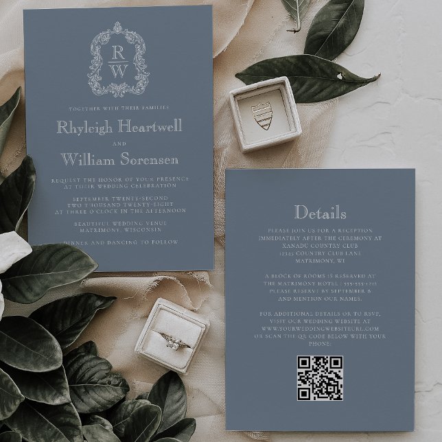 Dusty Blue Monogram Wappen QR Code Wedding Einladung (Von Creator hochgeladen)
