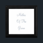 Dusty Blue Mother of the Groom Wedding Gift Gefall Erinnerungskiste<br><div class="desc">Mit dem Sondertext "Mutter des Bräutigams" in beliebter staubblauer Farbe gestaltet,  ist dies ein perfektes,  einfaches und elegantes Geschenk oder Gastgeschenk für die Bräutigam. Sie können den Text oder die Farbe für eine andere Veranstaltung oder Empfänge ändern,  wie Sie möchten!</div>