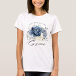 Dusty Blue Navy Champagner Mutter des Grooms T-Shirt<br><div class="desc">Blütenblütenmutter des Bräutigams t Shirt mit elegantem Bouquet in marineblau,  königsblau ,  weiß ,  goldfarben,  Champagner Elfenbein,  blütenfarbene Rose ,  ranunculus Blume Knospen und schlugen grünen Eukalyptus-Blätter und elegantem Aquarellbouquet. Bitte kontaktieren Sie mich für Hilfe bei der Anpassung oder wenn Sie ein anderes Produkt mit diesem Design benötigen.</div>