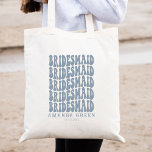 Dusty Blue Retro Boho Personalisiert Bachelorette Tragetasche<br><div class="desc">Suchen Sie das passende Brautparty? Schauen Sie nicht weiter als unsere staubblaue personalisierte Boho Tote Tasche! Diese Tasche ist perfekt für die Brautmädchen aller Brautpaare. Es ist nicht nur stilvoll und einzigartig, sondern auch personalisiert mit Ihren besonderen Hochzeitsdetails. Egal ob Sie eine Hochzeit am Strand planen oder eine etwas traditionellere...</div>