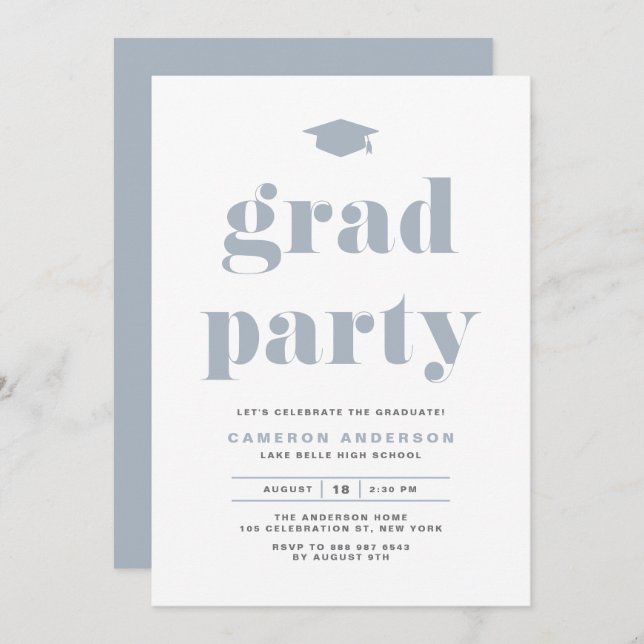 Dusty Blue Retro Bold Typografy Graduation Party Einladung (Vorne/Hinten)