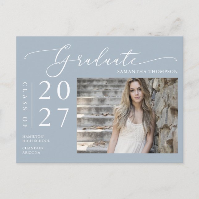 Dusty Blue Script Graduate Announcement Foto Postkarte (Vorderseite)