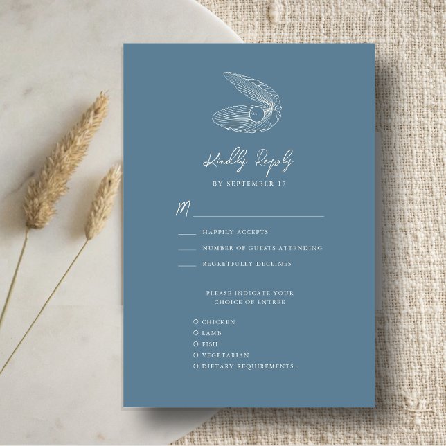 Dusty Blue Seashell Beach Hochzeit in Urlaubsort RSVP Karte (Von Creator hochgeladen)