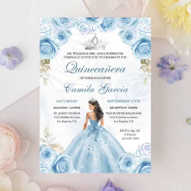 Dusty Blue & Silver Floral Princess Quinceañera Einladung (Von Creator hochgeladen)