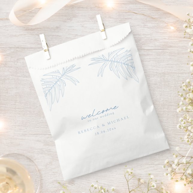 Dusty Blue Simple Botanical Wedding Geschenktütchen (Ausgeschnitten)