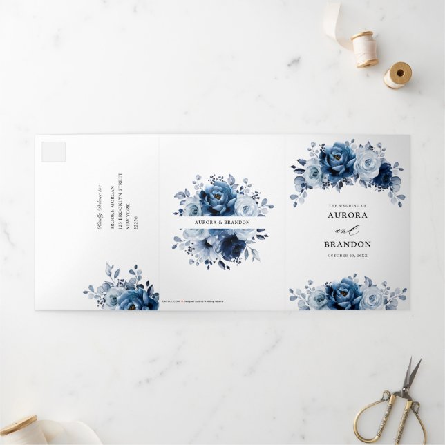 Dusty Blue Slate Navy Floral Botanical Wedding Tri Dreifach Gefaltete Ankündigung (Außenbereich)