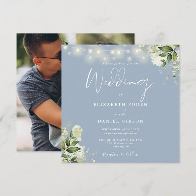 Dusty Blue String Lights Floral Foto Wedding Einladung (Vorne/Hinten)