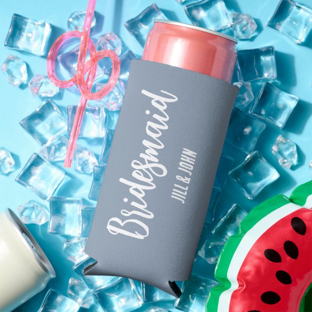 Dusty Blue Stylized Wedding Bridesmaid Selters Dosenkühler (In Situ Sommer)