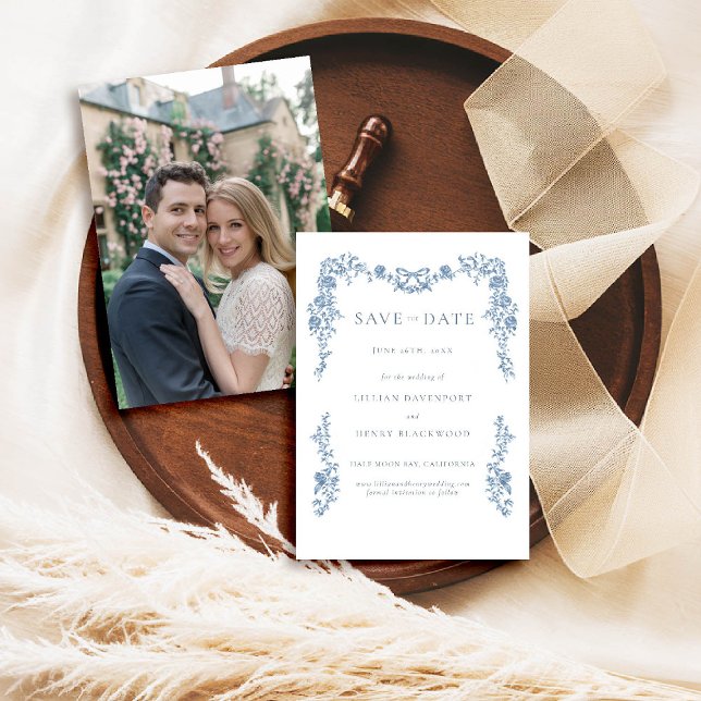 Dusty Blue Toile Chinoiserie Hochzeitstag Rett Einladung (dusty blue wedding save date toile de jouy chinoiserie french vintage floral frame formal modern)