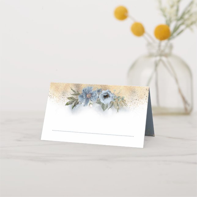 Dusty Blue und Gold Glitzer Floral Wedding Platzkarte (Vorderseite)