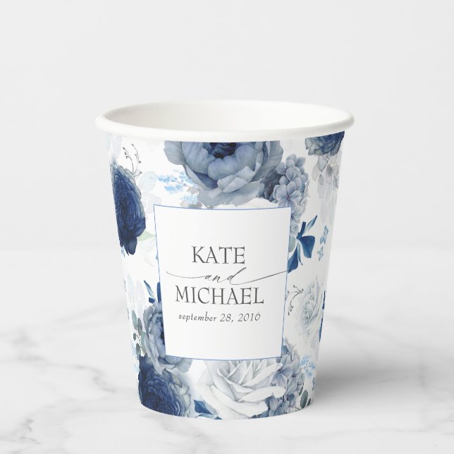 Dusty Blue und Navy Blue Floral Botanical Pappbecher (Vorderseite)