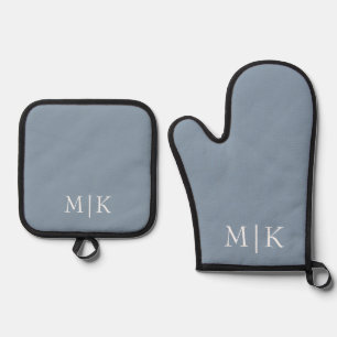 Dusty Blue und White   Modernes Monogramm Ofenhandschuh & Topflappen-Set