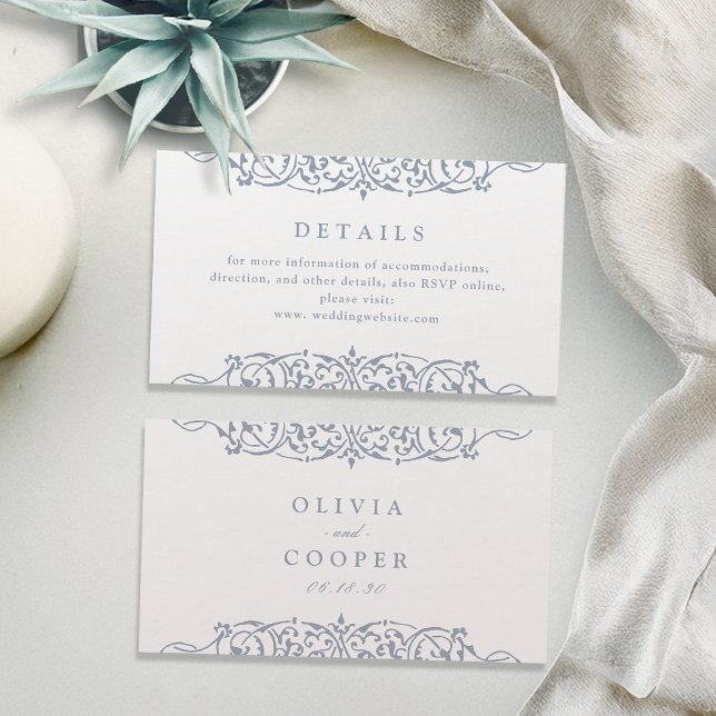 Dusty Blue Vintage Verzierte Rahmen Hochzeitsdetai Platzkarte (Dusty Blue Vintage Ornate Frame Wedding Details Place Card)