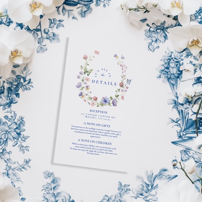 Dusty Blue Wappen Floral Wedding Begleitkarte (Von Creator hochgeladen)