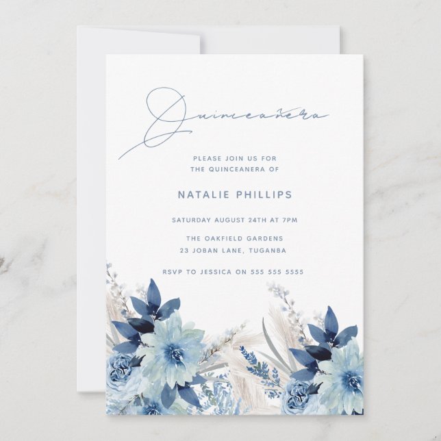Dusty Blue Watercolor Florals Quinceañera Party Einladung (Vorderseite)