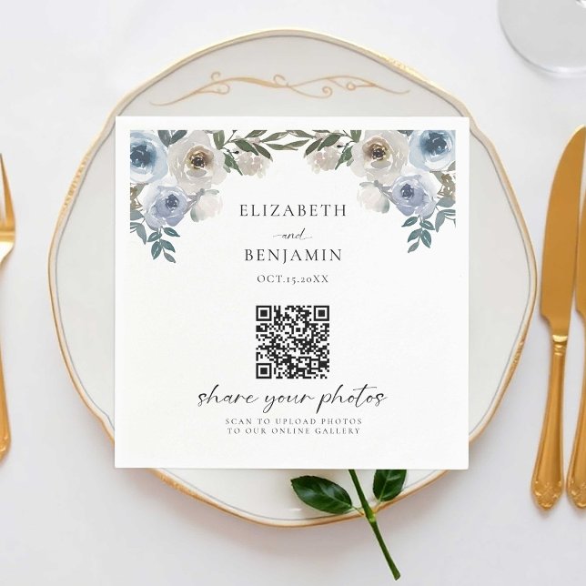 Dusty Blue Wedding Floral Share Fotos QR Code Serviette (Von Creator hochgeladen)