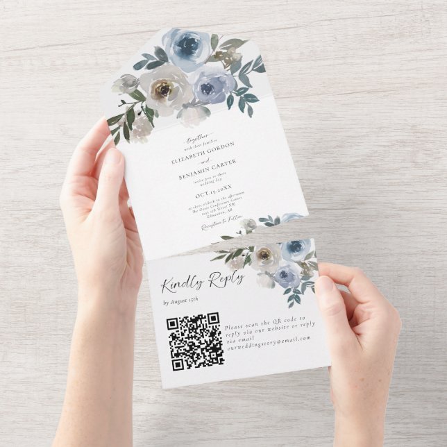 Dusty Blue Wedding QR Code Floral Eleganter Frühli All In One Einladung (Abreißen)
