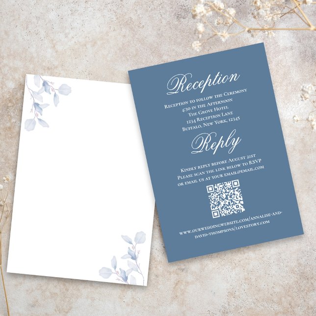 Dusty Blue Wedding Script RSVP Reception  Begleitkarte (Wedding reception and reply card with dusty blue floral design.)