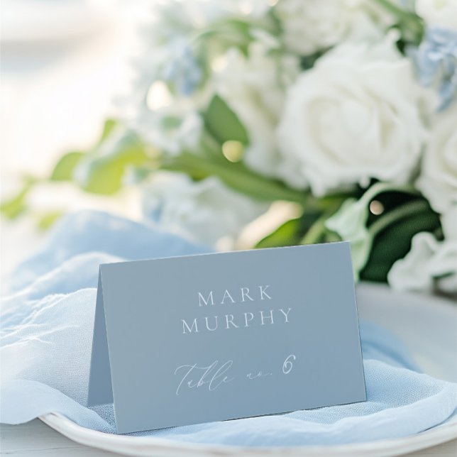 Dusty Blue & White Calligraphy Wedding Platzkarte Tischnummer (Dusty Blue & White Wedding Place Card - Adjust name placement with a space at the beginning)