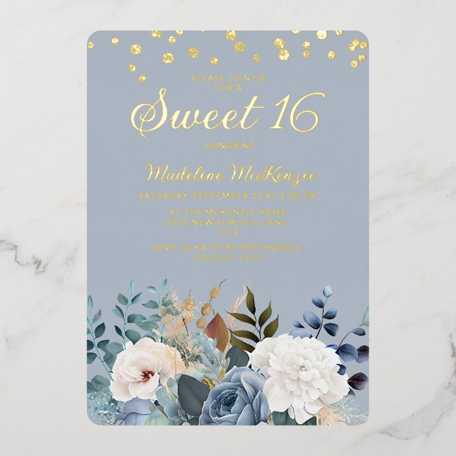 Dusty Blue White Floral Gold Glitzer Sweet 16 Folieneinladung (Vorderseite)