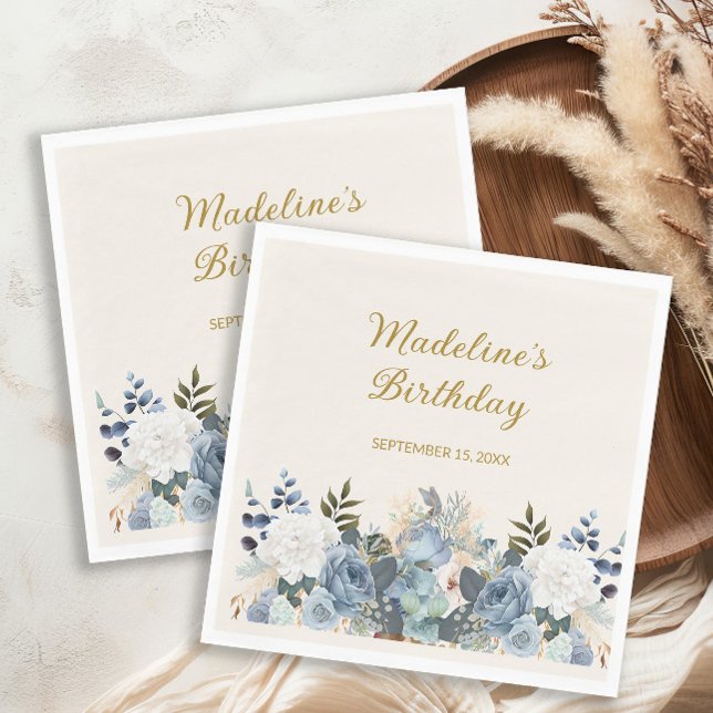 Dusty Blue White Floral Gold Happy Geburtsname Serviette (Dusty blue watercolor floral birthday party napkins customized with your name and date of party)
