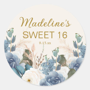 Dusty Blue White Floral Sweet 16 Geburtsname Runder Aufkleber
