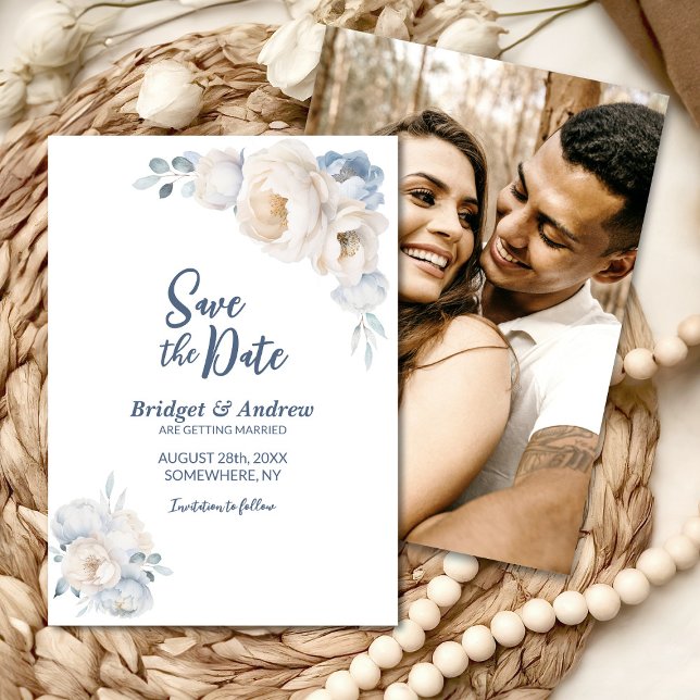 Dusty Blue White Floral Wedding Save The Date (Von Creator hochgeladen)