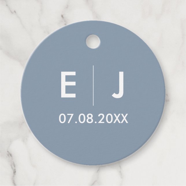 Dusty Blue & White Monogram Wedding Geschenkanhänger (Vorderseite)
