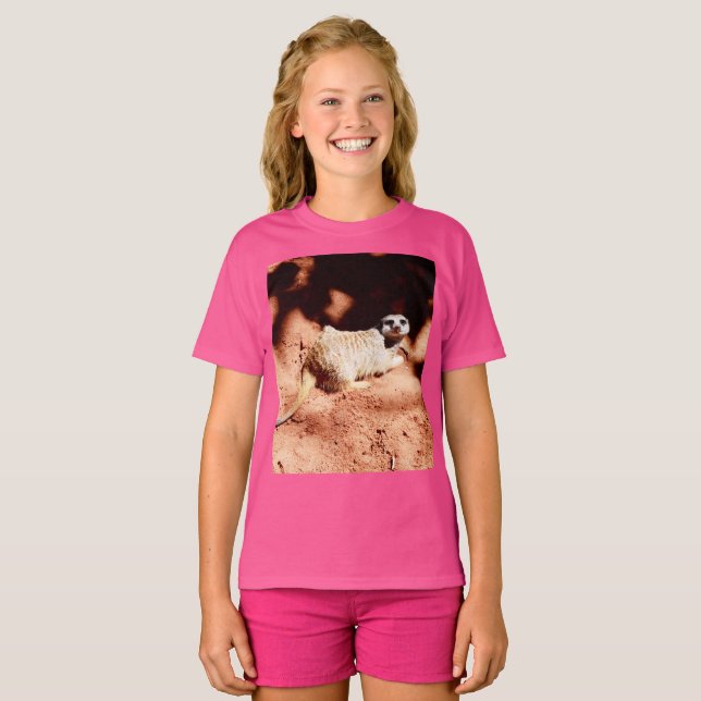 Dusty Entdeckungen: Meerkat mit Dirt an der Nase T-Shirt (Vorne ganz)