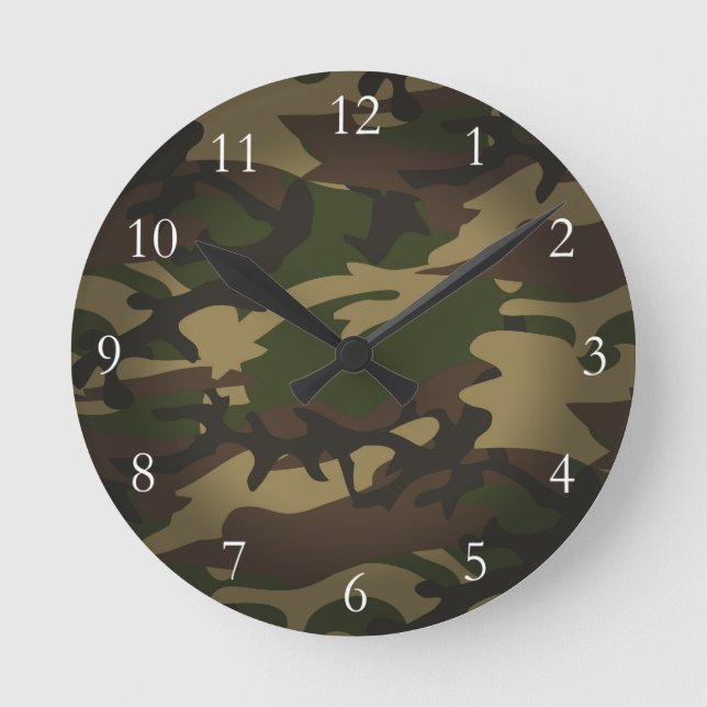 Dusty Green Camouflage Runde Wanduhr (Vorderseite)