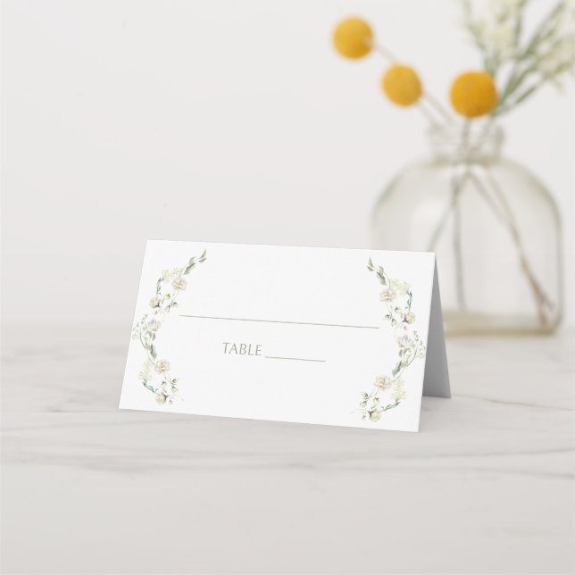 Dusty Green Script White Peony Floral Wedding Platzkarte (Vorderseite)