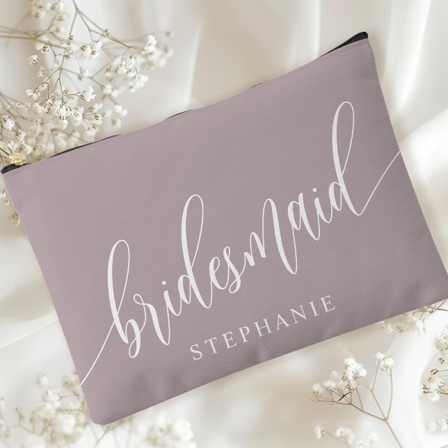 Dusty Lavender Bridesmaid Moderne Kalligrafie Zubehörtasche (Von Creator hochgeladen)