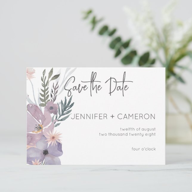 Dusty Lila & Blue Boho Floral Wedding Save The Date (Stehend Vorderseite)