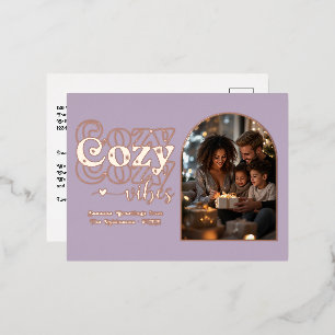 Dusty Mauve & Rose Gold Cosy Vibes Retro Weihnacht Folien Feiertagspostkarte