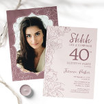 Dusty Pink Mauve Foto Überraschung 40. Geburtstag Einladung<br><div class="desc">Blumenrosa und Lila überraschen 40. Geburtstagsfeier mit Ihrem Foto auf der Kartenrückseite. Modernes bohansmodernes feminines Design mit botanischen Akzenten und typografischem Script-Schriftart. Einfache florale Einladungskarte perfekt für eine stilvolle weibliche Überraschung am Tag. Kann für jedes Alter angepasst werden. Gedruckte Zazzle Einladungen oder Sofortdownload digitalen druckbaren Vorlage.</div>