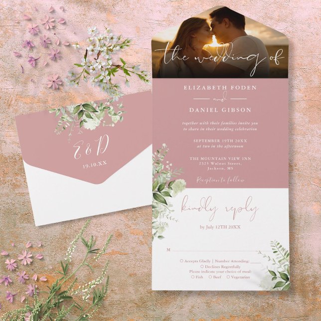Dusty Rose Blumengrün Hochzeitsszene Foto All In One Einladung (Dusty Rose Floral Greenery Wedding Photo All In One Invitation)