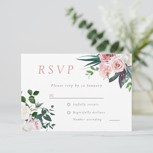 Dusty Rose Blush Pink Bloral Wedding RSVP Karte (Stehend Vorderseite)