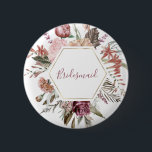 Dusty Rose Bridesmaid Button<br><div class="desc">Dieses zeitlose,  romantische Design besticht durch einen Blumenstrauß mit sanften Farben und botanischen Akzenten. Alle Aspekte dieses Designs können bearbeitet werden (Schriftart,  Textgröße oder Blumenakzente werden verschoben/entfernt),  um Ihren Bedürfnissen gerecht zu werden. Bitte kontaktieren Sie mich,  wenn Sie Hilfe bei diesem Design benötigen</div>