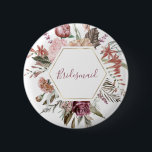 Dusty Rose Bridesmaid Button<br><div class="desc">Dieses zeitlose, romantische Design besticht durch einen Blumenstrauß mit sanften Farben und botanischen Akzenten. Alle Aspekte dieses Designs können bearbeitet werden (Schriftart, Textgröße oder Blumenakzente werden verschoben/entfernt), um Ihren Bedürfnissen gerecht zu werden. Bitte kontaktieren Sie mich, wenn Sie Hilfe bei diesem Design benötigen</div>
