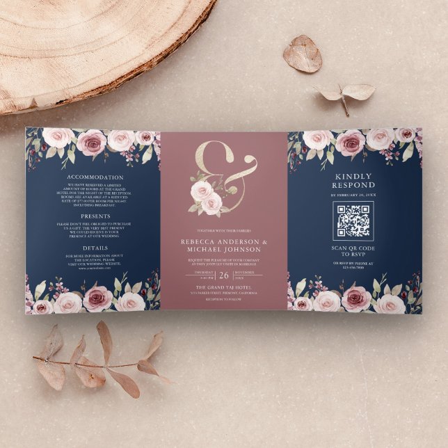 Dusty Rose Floral Ampersand QR Code Navy Hochzeit Dreifach Gefaltete Einladung (Von Creator hochgeladen)